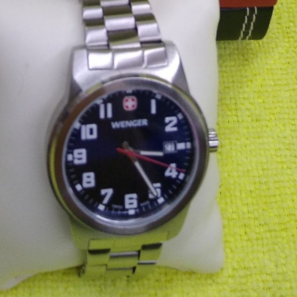 Wenger Mens quartz watch